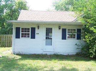 315 N 4th St, New Douglas, IL