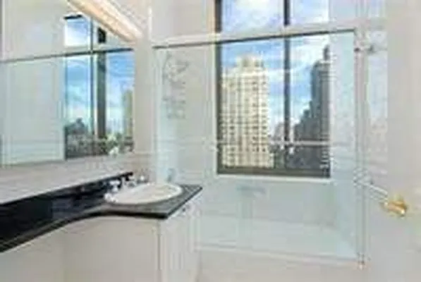 Rented by Luxury Habitat | media 17