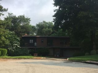 1046 Lyndhurst Dr, Pittsburgh, PA