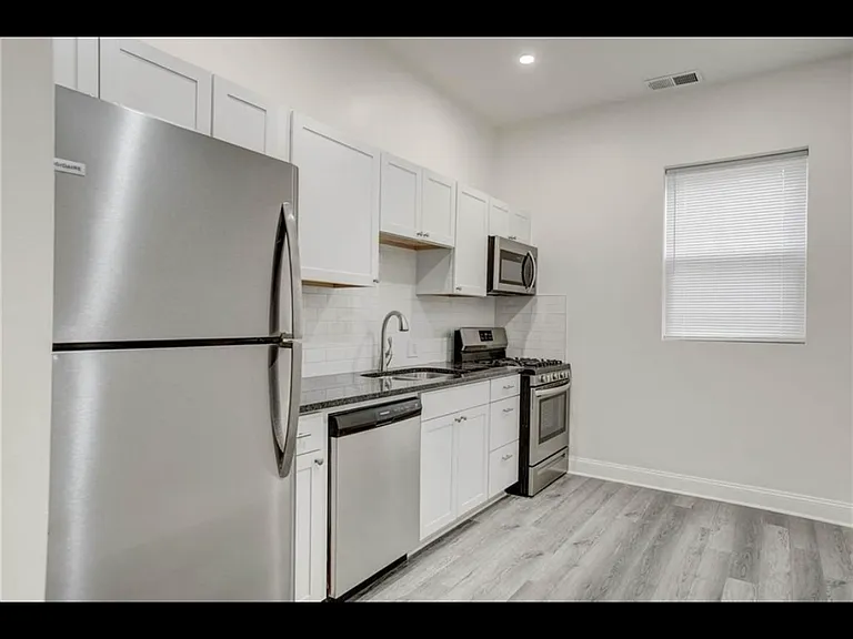 403 E Morris St #1 — Photo 3
