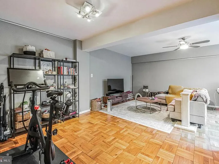 Image with furniture for reference