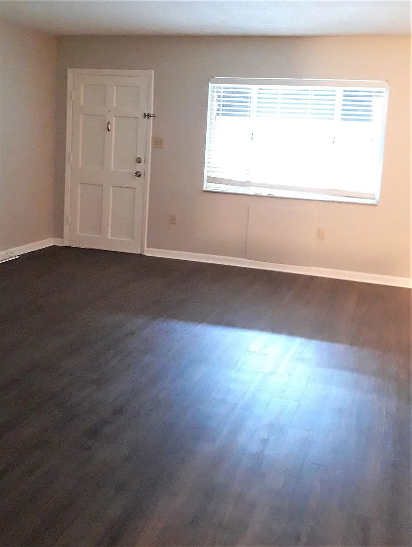 Fairway Lane 3200 — Photo 4