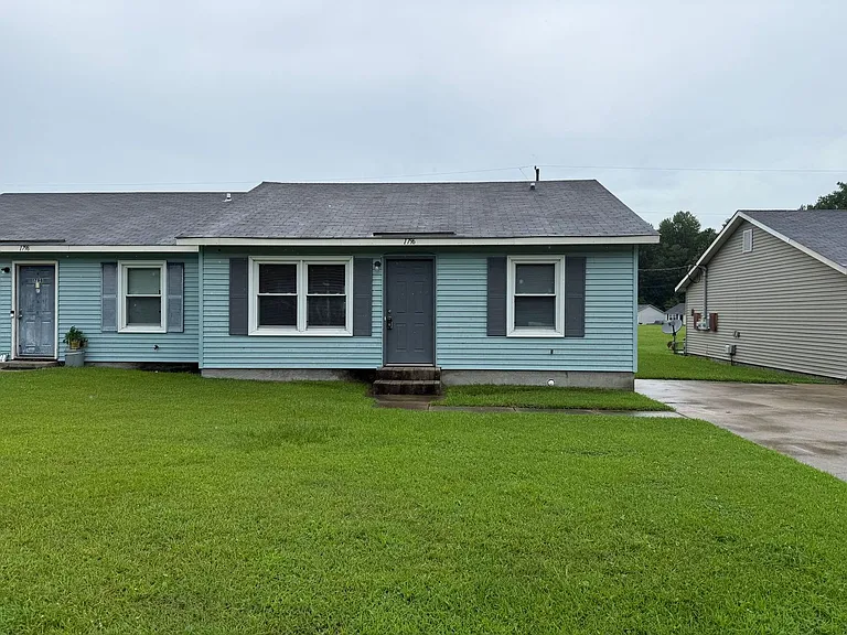 1796 Burgaw Hwy — Photo 1