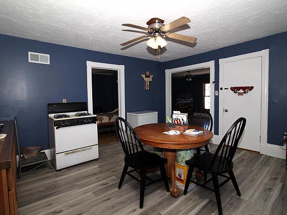 2nd image of 1015 Hagerer STREET