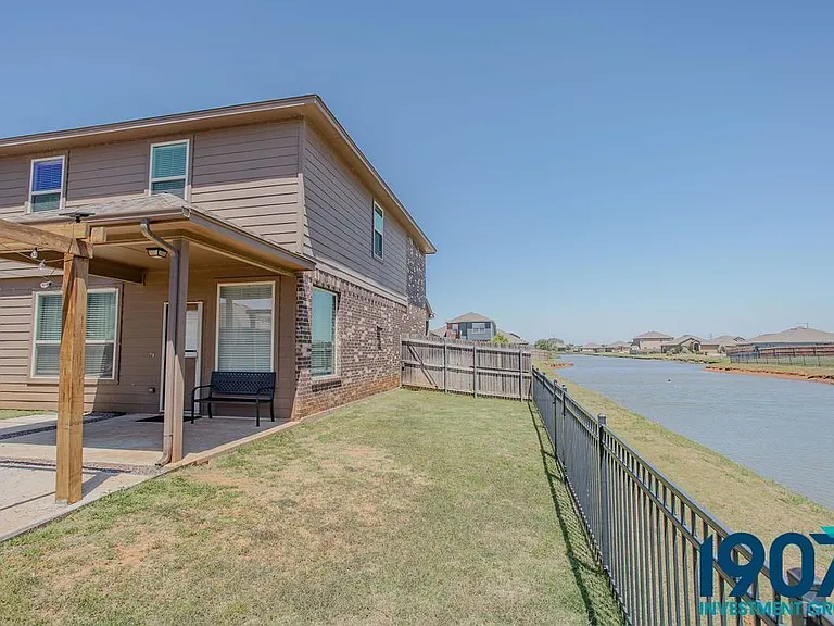 2501 Caden Ct — Photo 44