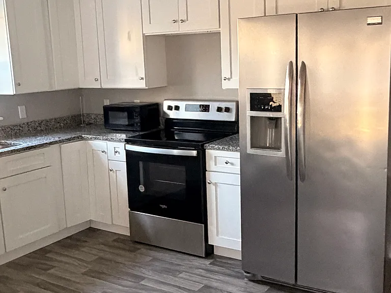 2117 Winger Ave — Photo 8