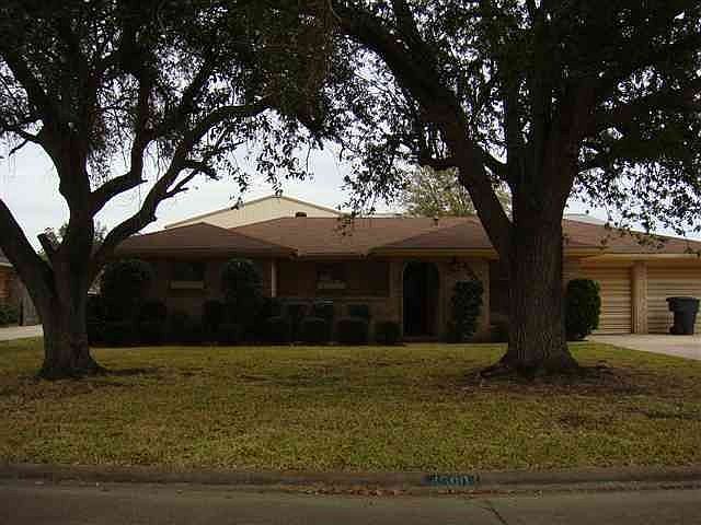 1st image of 4500 Graves Ave