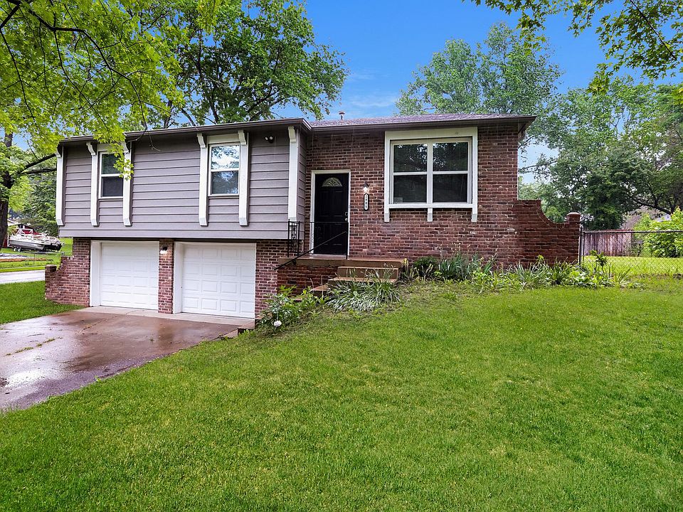 1st image of 2805 NW Castle Dr