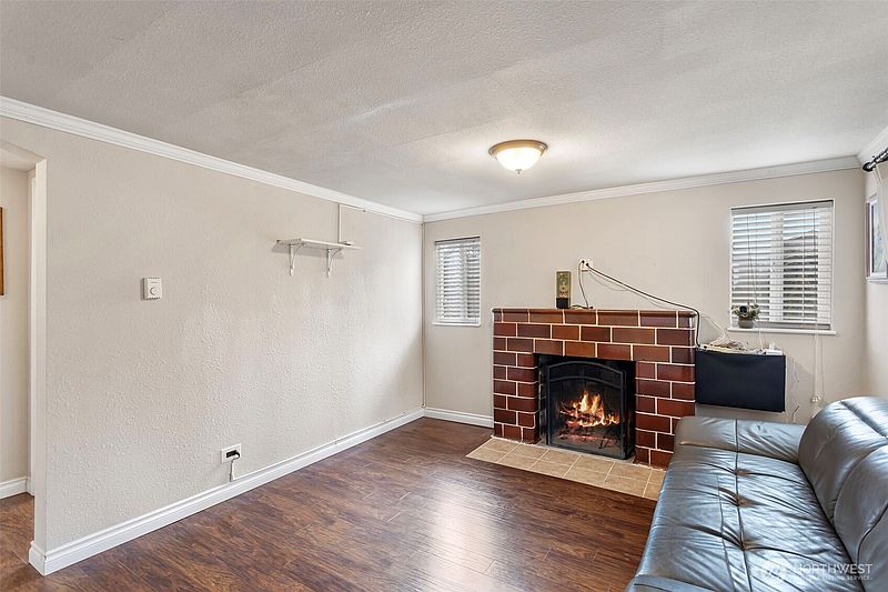 5th image of 14118 37th Avenue S