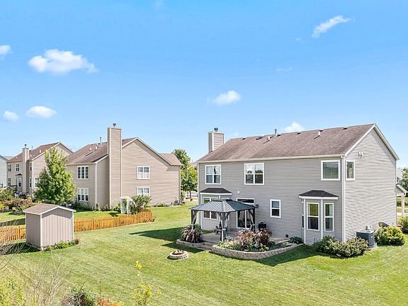 3rd image of 2063 Sandell Ln