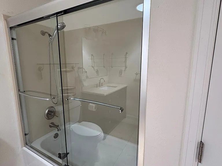 upstairs full bathroom