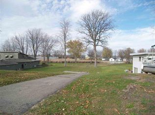 1729 Chapman Lake Dr, Warsaw, IN