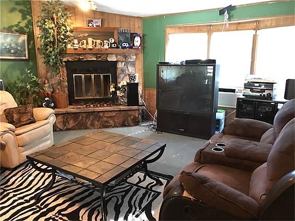 3rd image of 625 N Stovall Dr