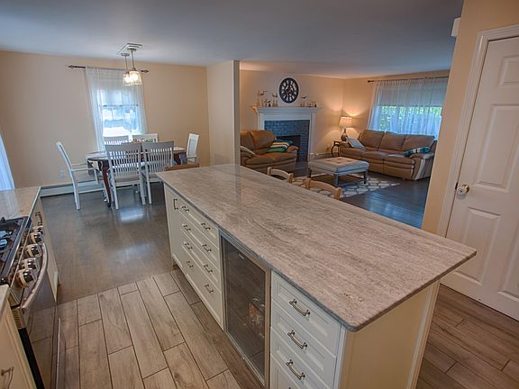 4th image of 60 Percival Drive