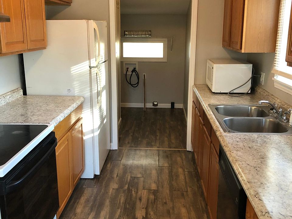 2nd image of 102 Lynn Dr