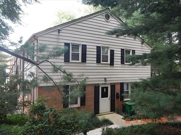 2nd image of 22 Prairie Rose Ct