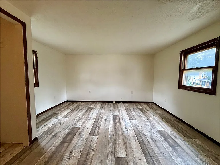 1320 Grand Central Ave — Photo 6