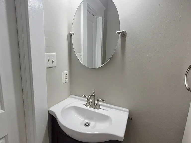 2113 Barton Ave — Photo 18
