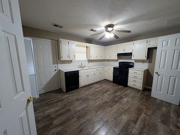 5th image of 2513 Hampstead Dr