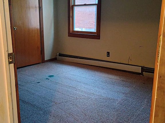 5th image of 109 Grand Ave #B