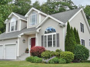 4 Prestwick Trl, Nashua, NH 03062