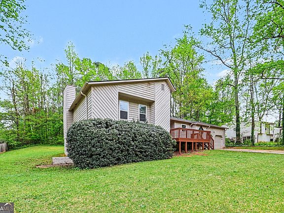 2nd image of 3242 Carmel Dr