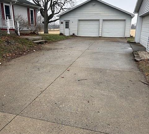 4th image of 4688 County Road 177