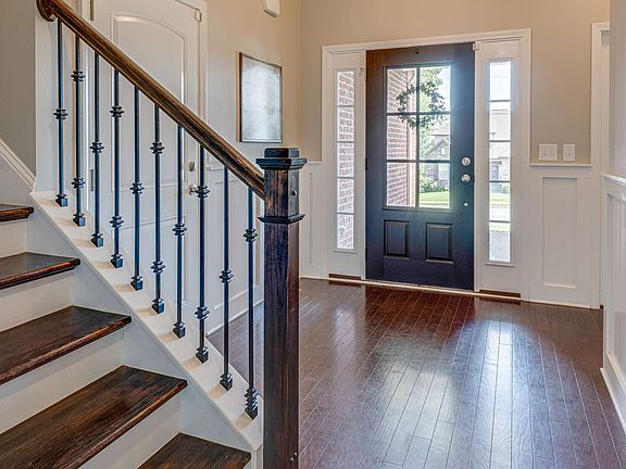 5th image of 3752 Montgomery Way