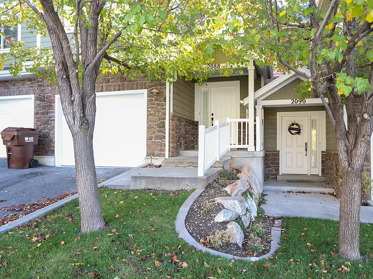 2088 S Orchard Dr — Photo 2