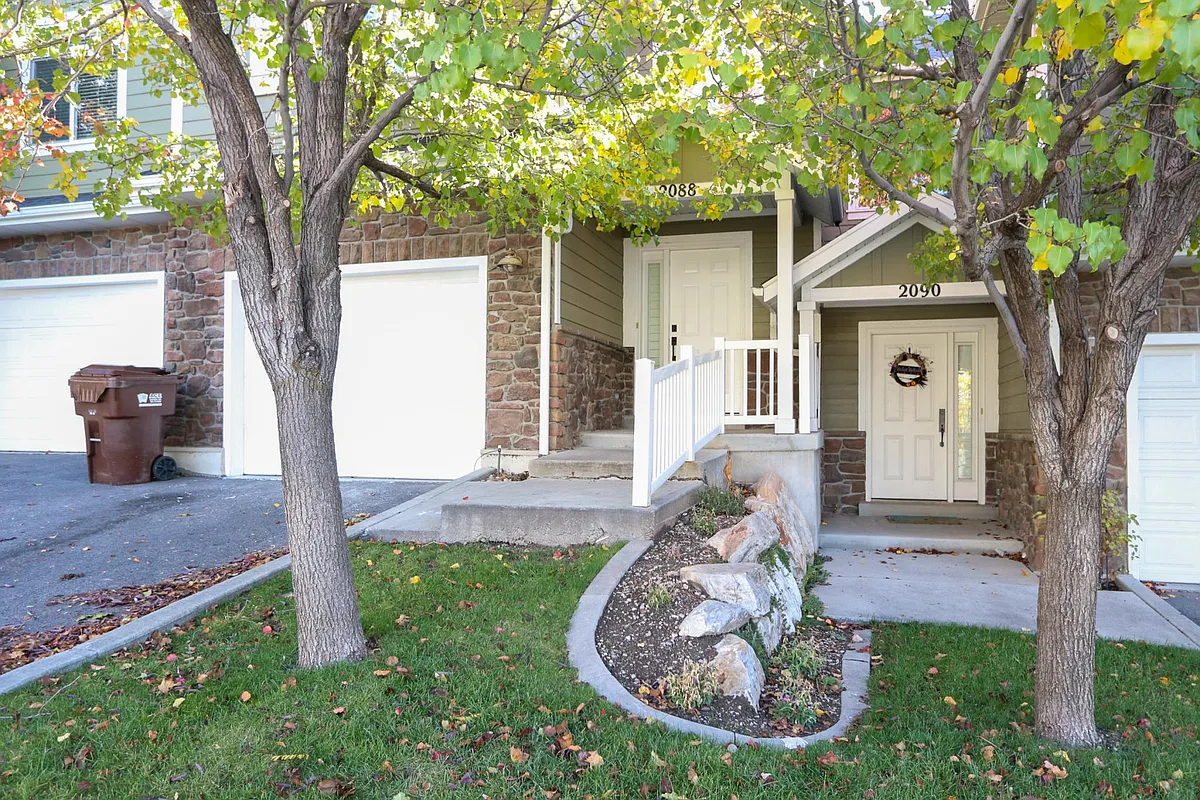 Building Photo - 2088 S Orchard Dr