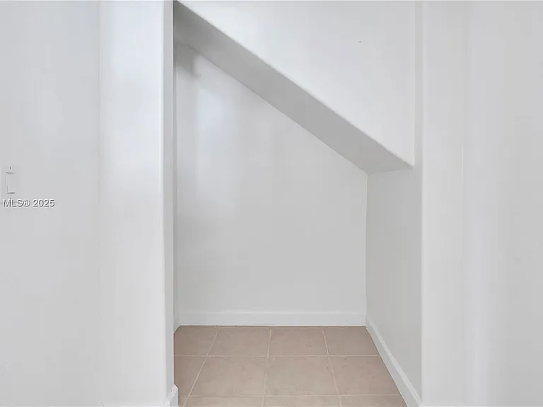17994 NW 87th Pl — Photo 11