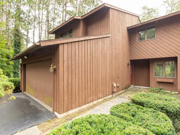 3224 Isle Of Pnes, Baldwinsville, NY 13027