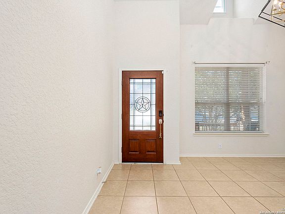 4th image of 23035 Airedale Ln
