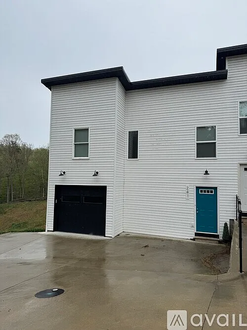 3 bed, 2.5 bath, $2,000 — Photo 2