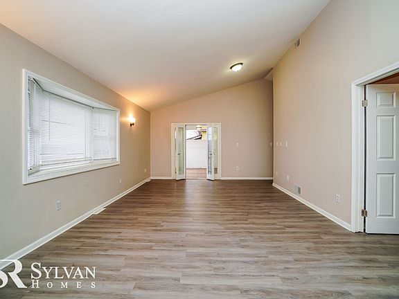 3rd image of 917 Shady Ave