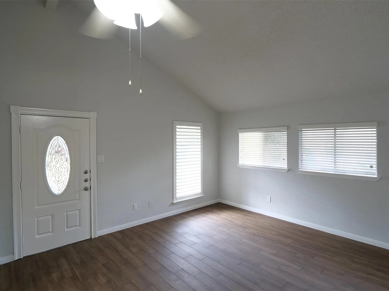 2 bed, 2.0 bath, 1028 sqft, $1,600 — Photo 3