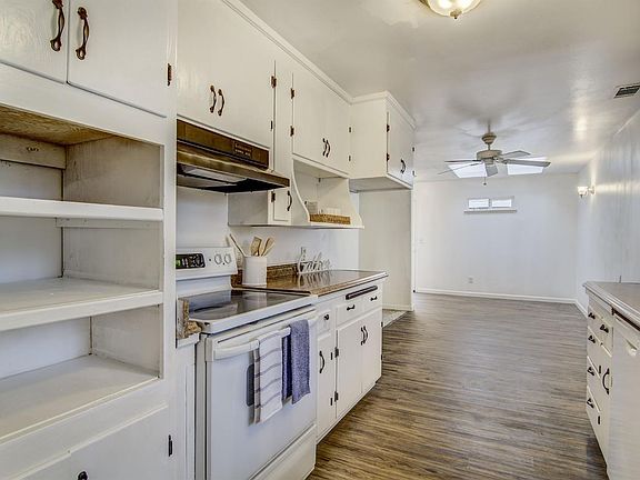 5th image of 6709 Chastain St