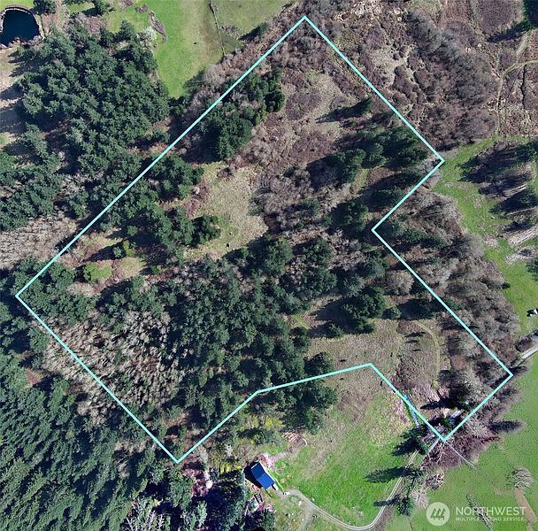 3rd image of 1111 Sandwith Road