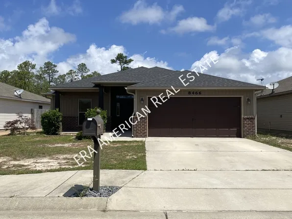 8466 Island Dr, Navarre, FL 32566