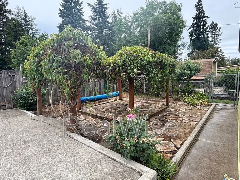 364 W Selmar Ct — Photo 19