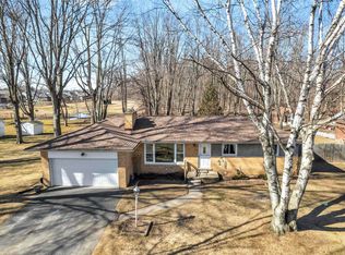 47673 Sugarbush Rd, Chesterfield, MI 48047
