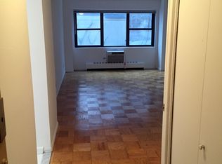 330 E 46th St APT 2R, New York, NY 10017