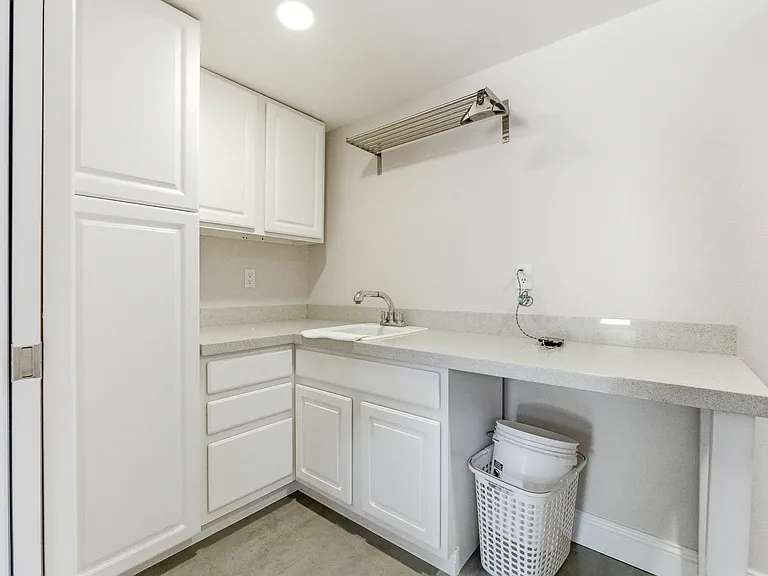 19567 Ardmore Ct — Photo 12