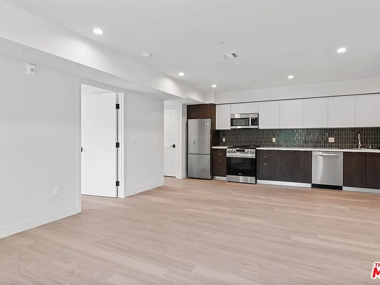 132 Rosemont Ave #201 — Photo 5