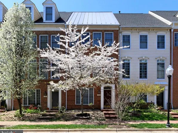 5236 Tancreti La, Alexandria, VA 22304