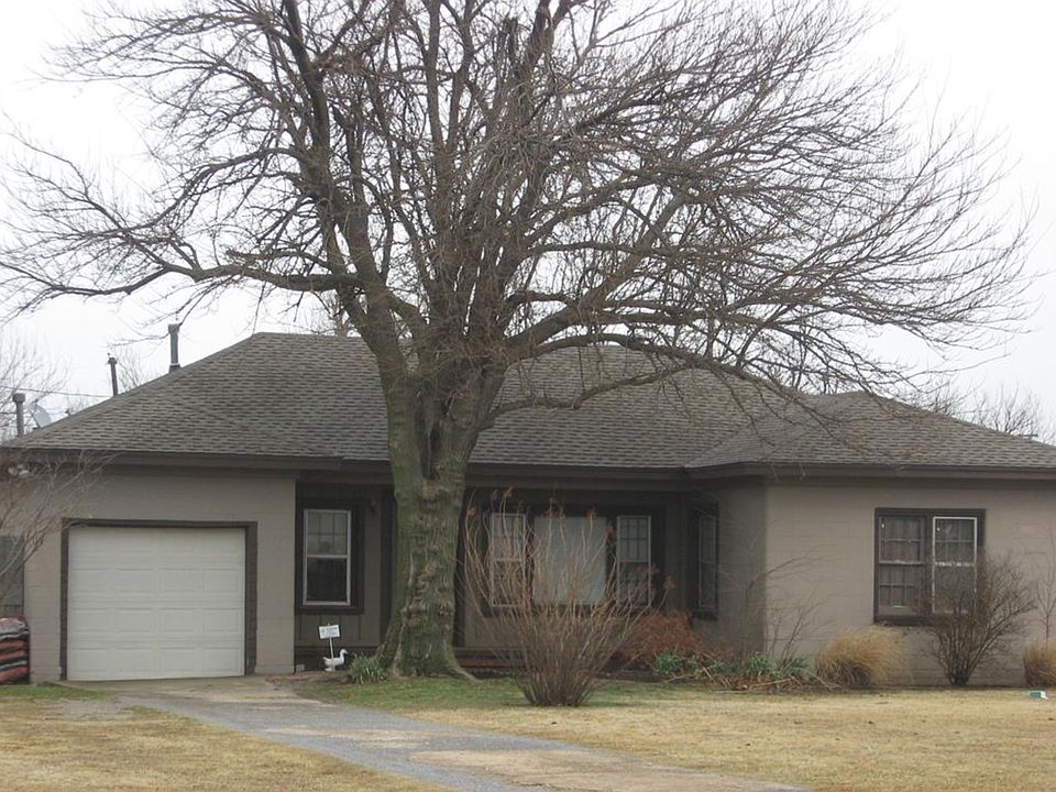 1st image of 3145 Lakeside Dr #1