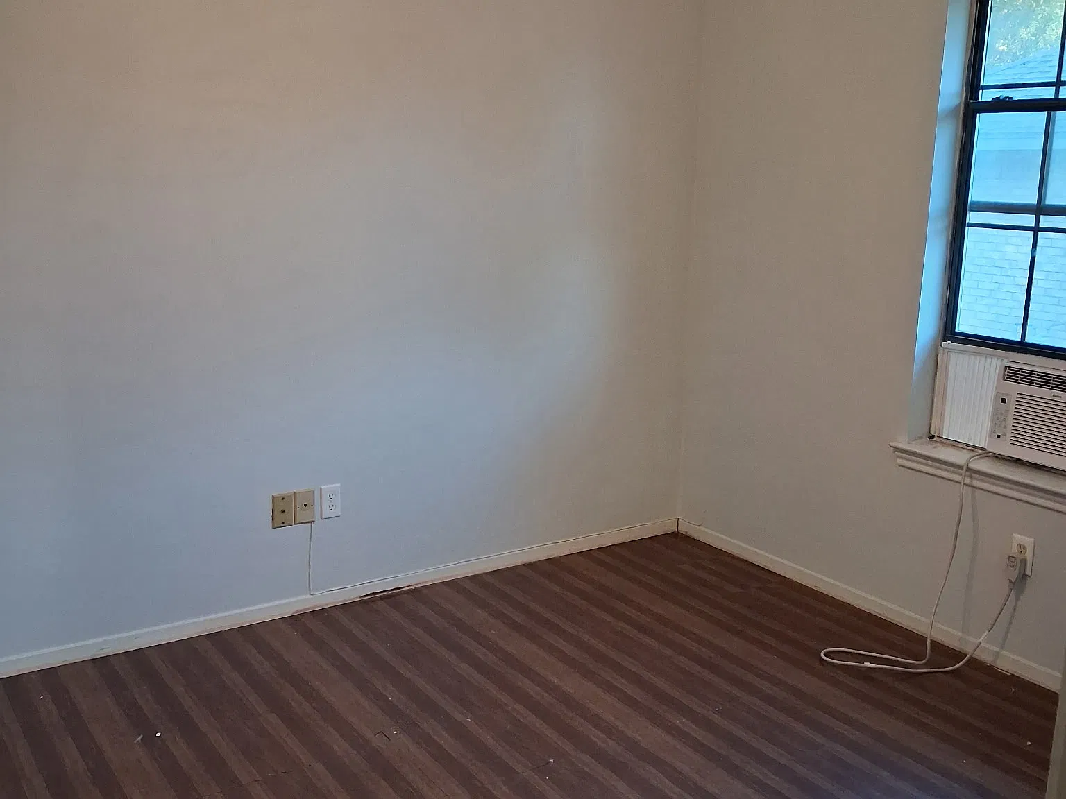 3 bed, 970 sqft, $1,290 — Photo 3
