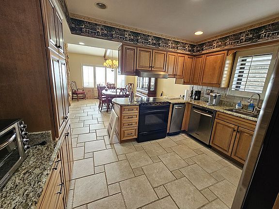 4th image of 45554 Private Shore Dr