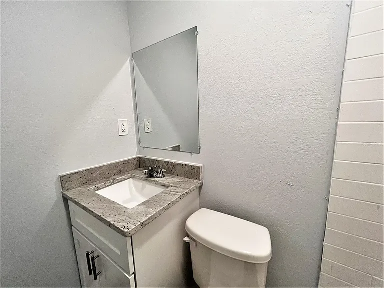 4004 W Olive St — Photo 2