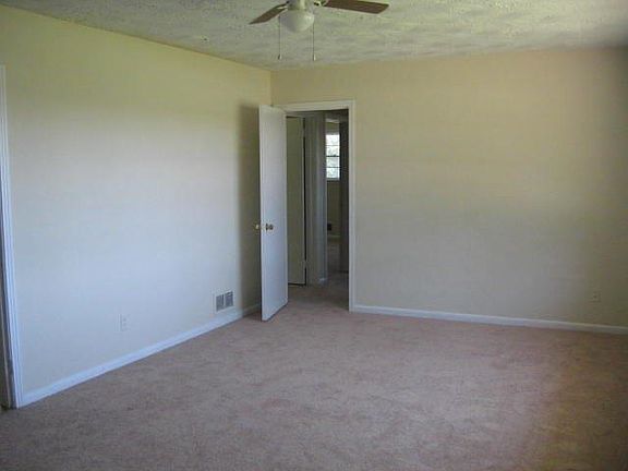 3rd image of 426 Pierpont Ave Ext